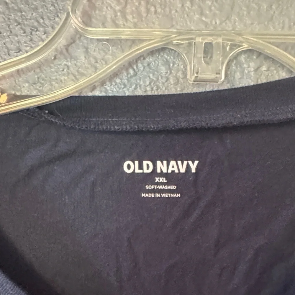 Old Navy Dark Blue Tee with Gold Graphic - Picture 3 of 4